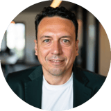 Elio Narciso-headshot-podcast
